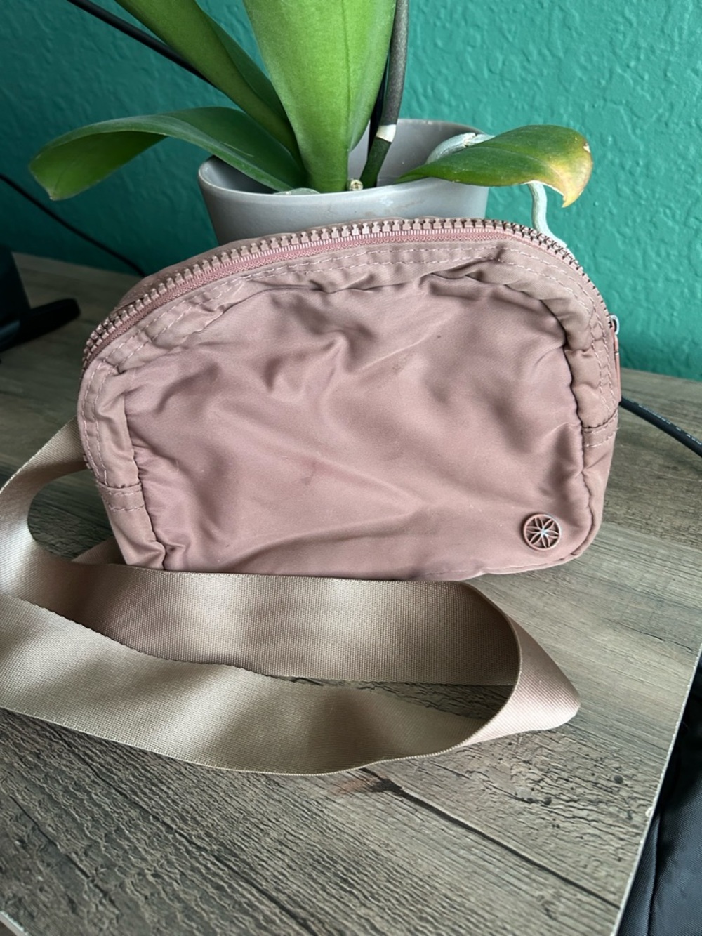 Compact Mauve Crossbody Bag - Lightweight Everyday Shoulder Bag